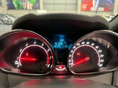 2014-Ford-Fiesta-ST-16-EcoBoost-GDTi_10
