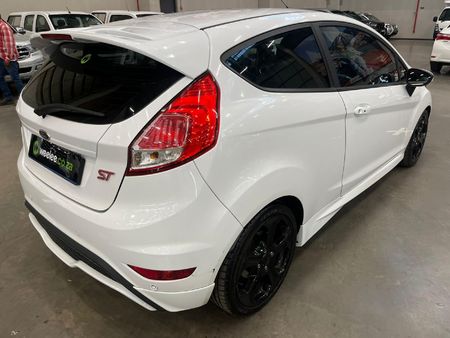 2014-Ford-Fiesta-ST-16-EcoBoost-GDTi_2