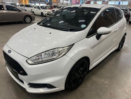 2014-Ford-Fiesta-ST-16-EcoBoost-GDTi_6
