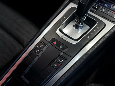 2017-Porsche-Cayman-718-S-Auto_10