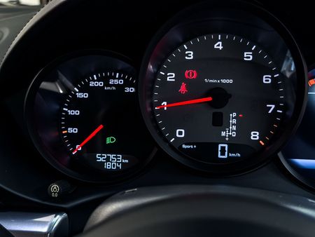 2017-Porsche-Cayman-718-S-Auto_14
