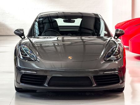 2017-Porsche-Cayman-718-S-Auto_1