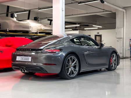 2017-Porsche-Cayman-718-S-Auto_3