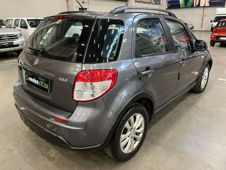 2014-Suzuki-SX4-20_2