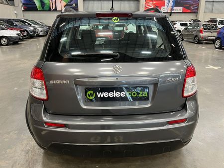 2014-Suzuki-SX4-20_3