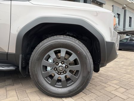 2026-Toyota-Land-Cruiser-Prado-2026-Toyota-Land-Cruiser-Prado-VX-R-28GD_11