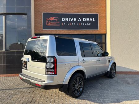 2015-Land-Rover-Discovery-4-30-TD-SD-V6-SE_6
