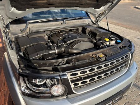 2015-Land-Rover-Discovery-4-30-TD-SD-V6-SE_8