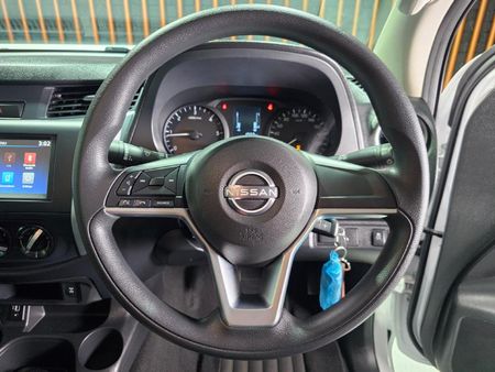 2025-Nissan-Navara-25D-XE-Double-Cab_10