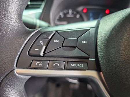 2025-Nissan-Navara-25D-XE-Double-Cab_15