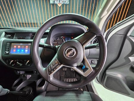 2025-Nissan-Navara-25D-XE-Double-Cab_17