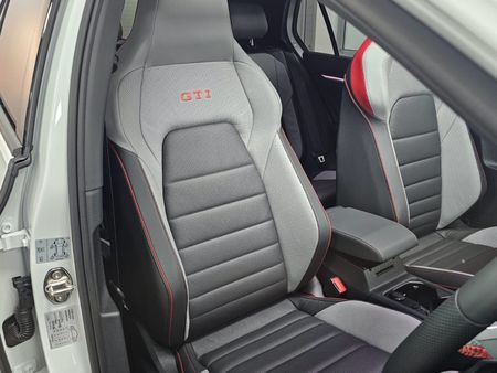 2026-Volkswagen-Golf-8-GTI-20-TSI-DSG_9