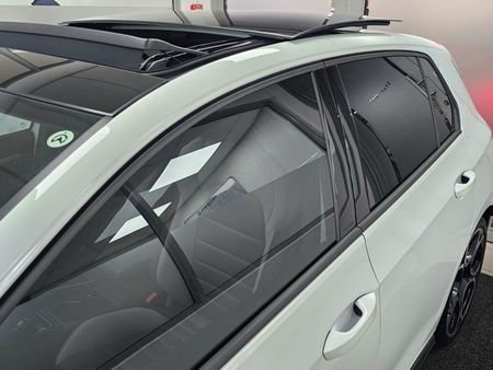 2026-Volkswagen-Golf-8-GTI-20-TSI-DSG_13