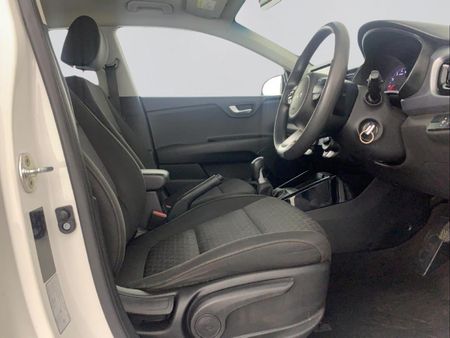 2022-Kia-Rio-14-LS-5-dr_14