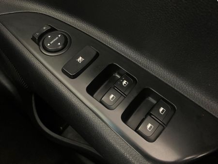 2022-Kia-Rio-14-LS-5-dr_16
