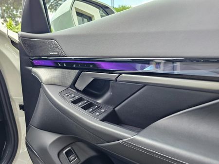 2025-BMW-i5-eDrive40-M-Sport_9