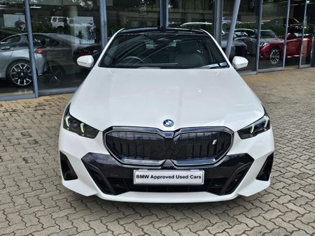 2025-BMW-i5-eDrive40-M-Sport_1