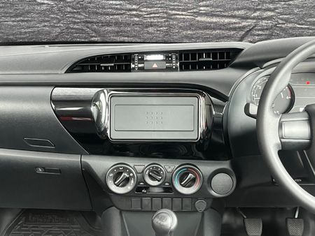 2026-Toyota-Hilux-24-GD-Single-Cab-FDeck_8