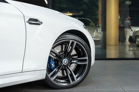 2018-BMW-M2-Coupe-Auto_11