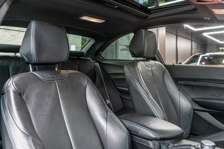 2018-BMW-M2-Coupe-Auto_18