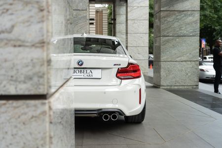 2018-BMW-M2-Coupe-Auto_31
