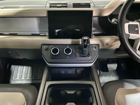 2022-Land-Rover-Defender-110-D300-HSE-X-Dynamic_17