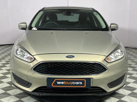 2016-Ford-Focus-10-EcoBoost-Ambiente-Auto_15