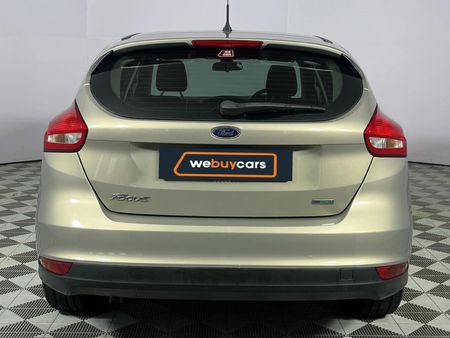2016-Ford-Focus-10-EcoBoost-Ambiente-Auto_18