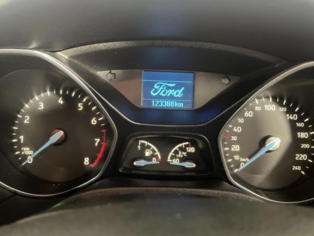 2016-Ford-Focus-10-EcoBoost-Ambiente-Auto_2