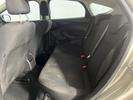 2016-Ford-Focus-10-EcoBoost-Ambiente-Auto_3