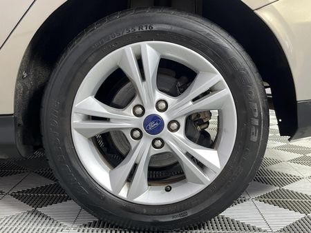 2016-Ford-Focus-10-EcoBoost-Ambiente-Auto_6