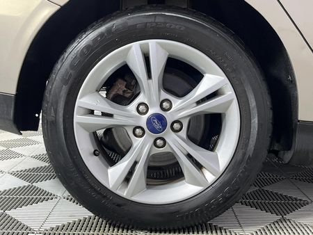 2016-Ford-Focus-10-EcoBoost-Ambiente-Auto_7