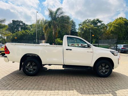 2026-Toyota-Hilux-24-GD-6-Raider-4x4-Auto-Single-Cab_10