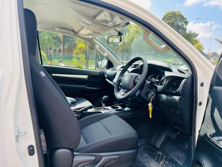 2026-Toyota-Hilux-24-GD-6-Raider-4x4-Auto-Single-Cab_5
