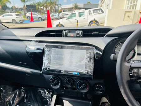 2026-Toyota-Hilux-24-GD-6-Raider-4x4-Auto-Single-Cab_7
