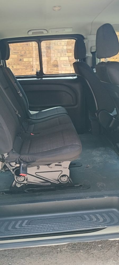 2021-Mercedes-Benz-Vito-111-16-CDI-Tourer_9