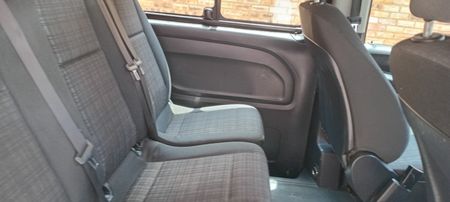 2021-Mercedes-Benz-Vito-111-16-CDI-Tourer_11