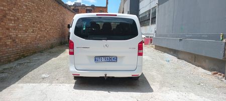 2021-Mercedes-Benz-Vito-111-16-CDI-Tourer_15