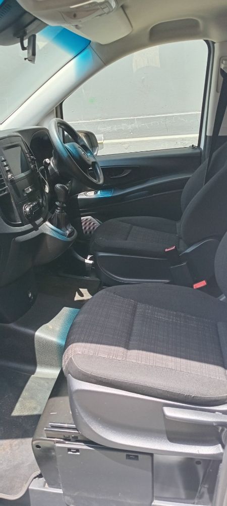 2021-Mercedes-Benz-Vito-111-16-CDI-Tourer_19