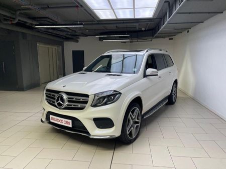 2018-Mercedes-Benz-GLS-500_2