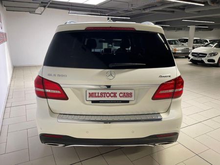 2018-Mercedes-Benz-GLS-500_3