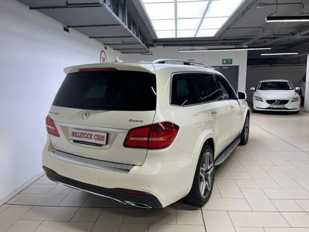 2018-Mercedes-Benz-GLS-500_4