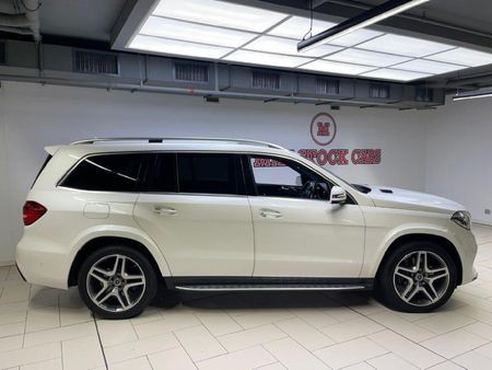 2018-Mercedes-Benz-GLS-500_5
