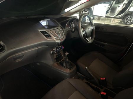 2017-Ford-Fiesta-14-Ambiente-5-dr_11