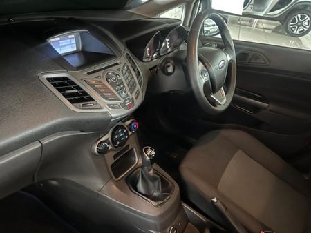 2017-Ford-Fiesta-14-Ambiente-5-dr_12