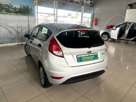 2017-Ford-Fiesta-14-Ambiente-5-dr_2