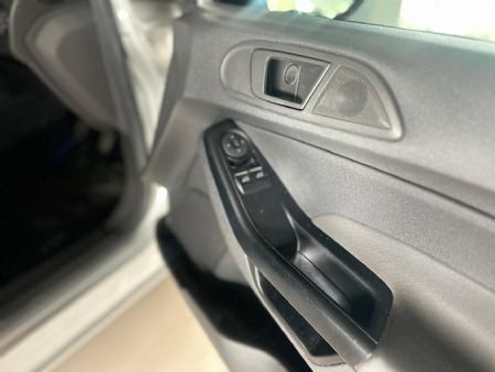 2017-Ford-Fiesta-14-Ambiente-5-dr_4