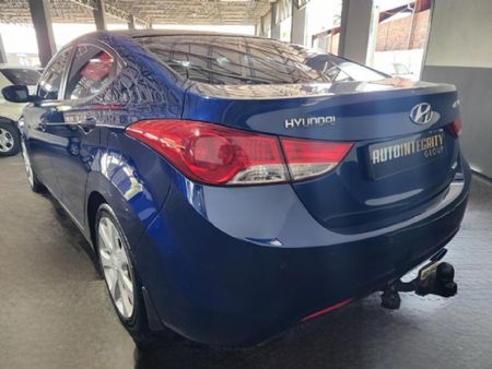 2012-Hyundai-Elantra-18-GLS-Executive_2