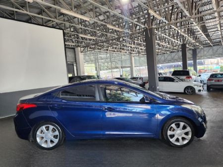 2012-Hyundai-Elantra-18-GLS-Executive_5