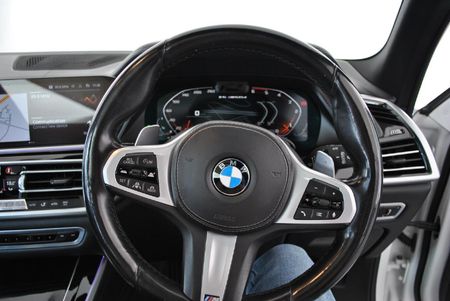 2018-BMW-X5-M50d_19